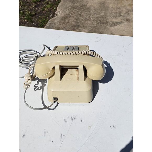 Vintage 1983 Brown ITT RJ11C 183499-103 Push Button Phone Fast Shipping - Picture 2 of 6